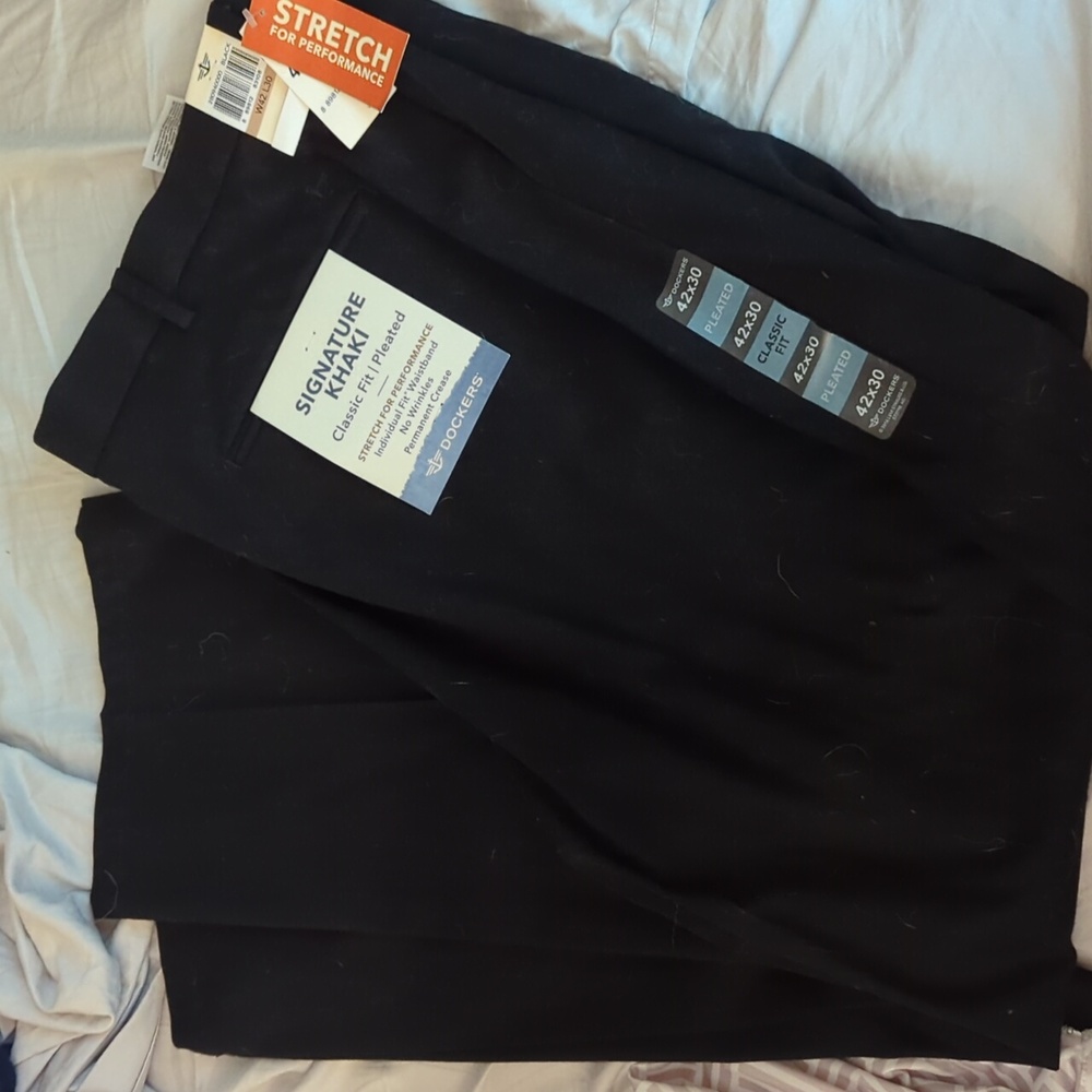 Dockers Khaki- black